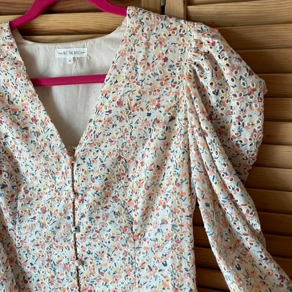 FREE THE ROSES 2.7 AUGUST APPAREL Dress - Picture 10 of 17